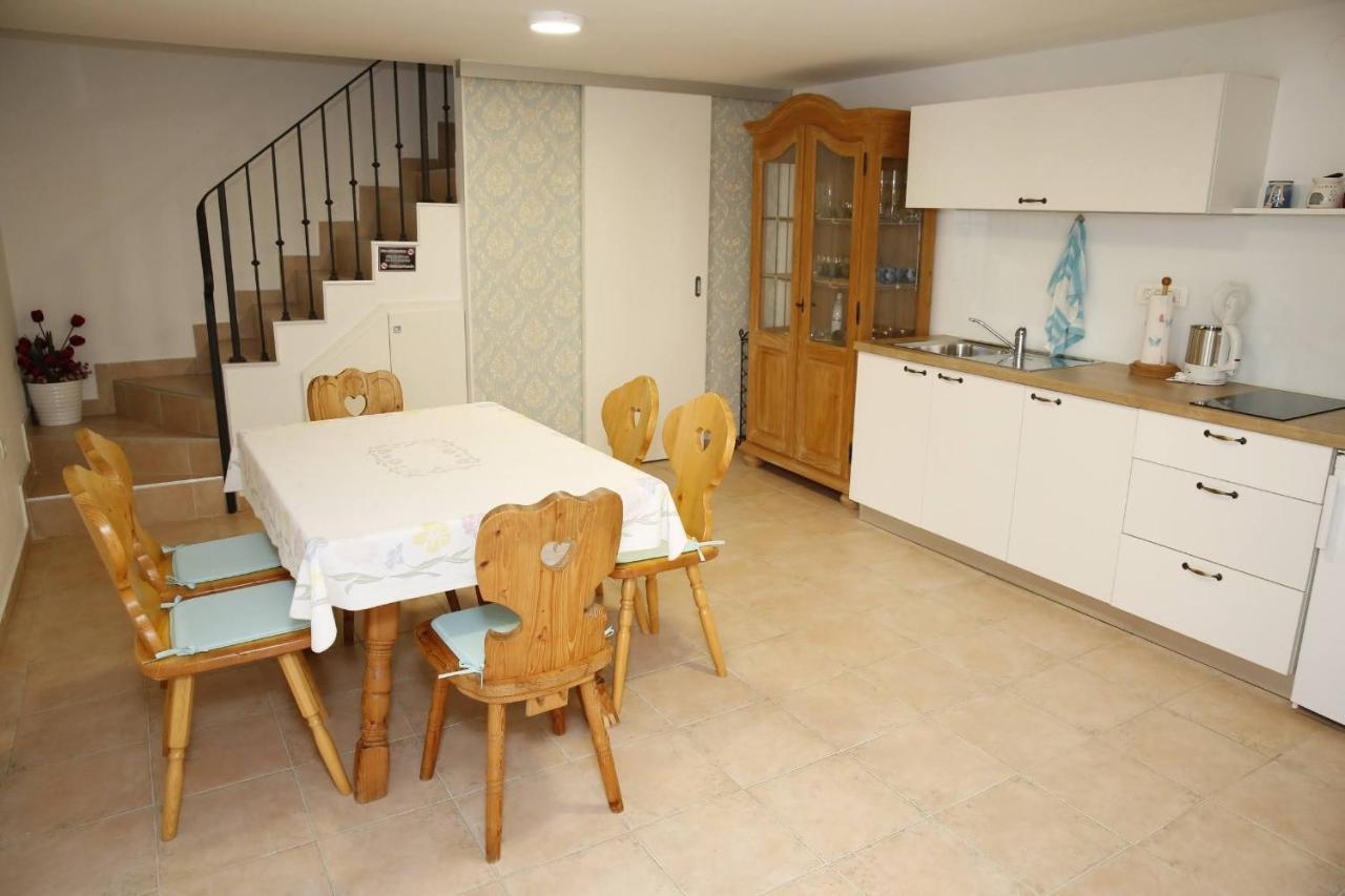 Holiday Home Yan With Bay View ヴォディツェ エクステリア 写真