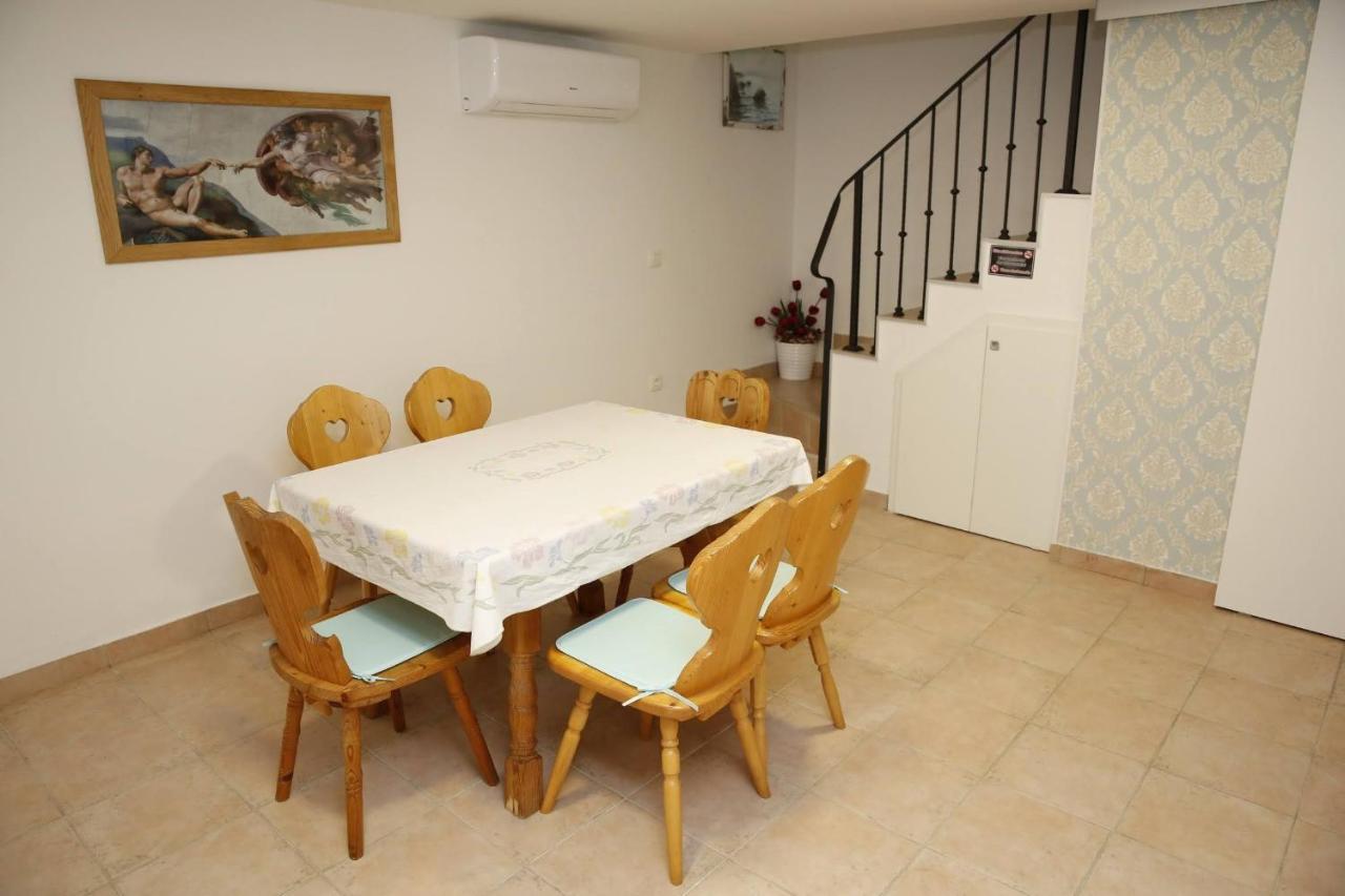 Holiday Home Yan With Bay View ヴォディツェ エクステリア 写真