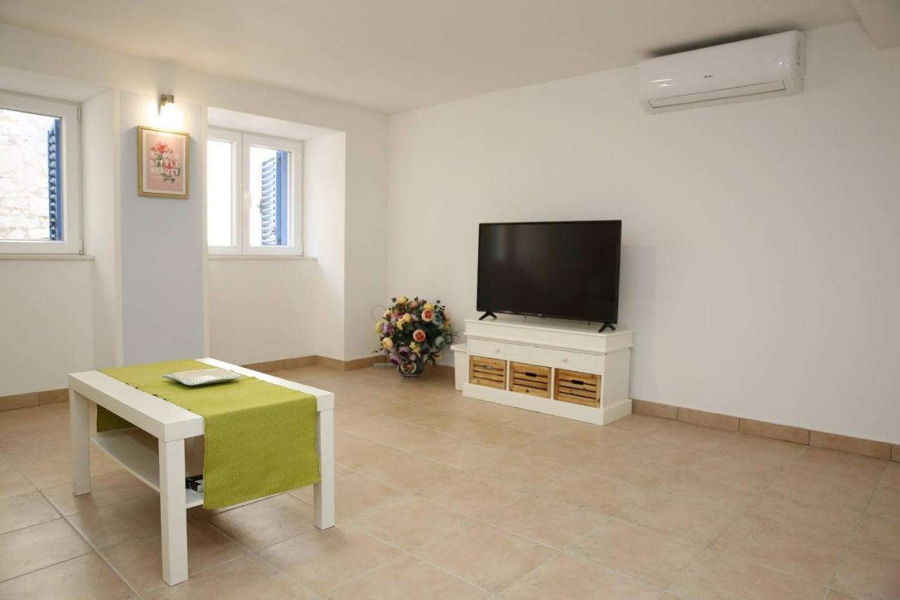 Holiday Home Yan With Bay View ヴォディツェ エクステリア 写真