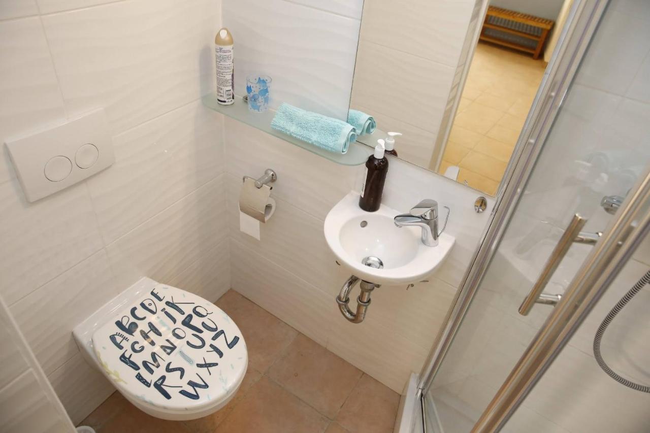 Holiday Home Yan With Bay View ヴォディツェ エクステリア 写真